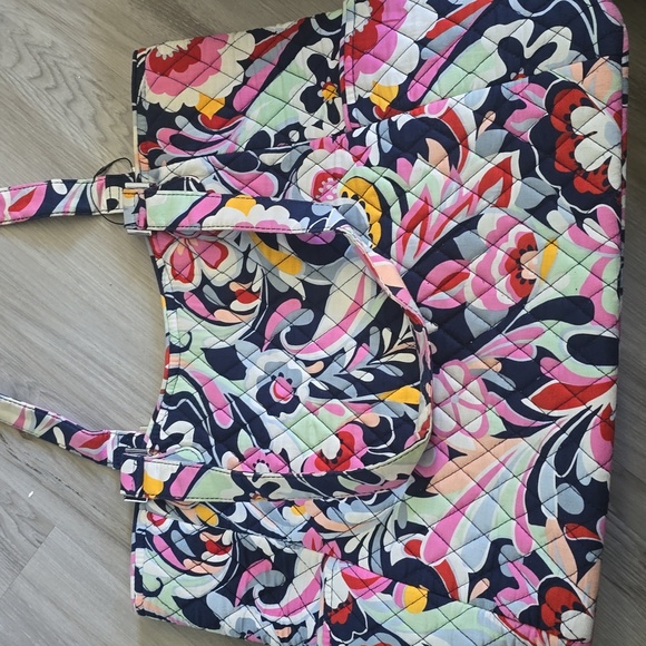 Vera Bradley - Picture 2 of 2